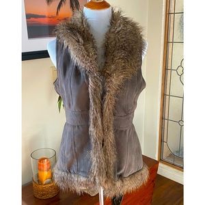 Style&Co Vest Gray/Brown with faux fur P/M